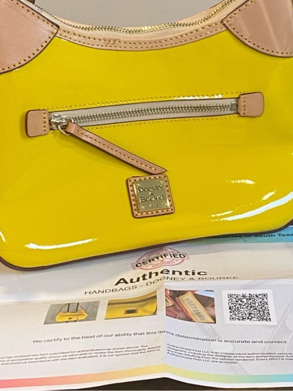 Stunning Yellow Dooney & Bourke Patent Leather Shoulder Bag EUC COA - Picture 4 of 15
